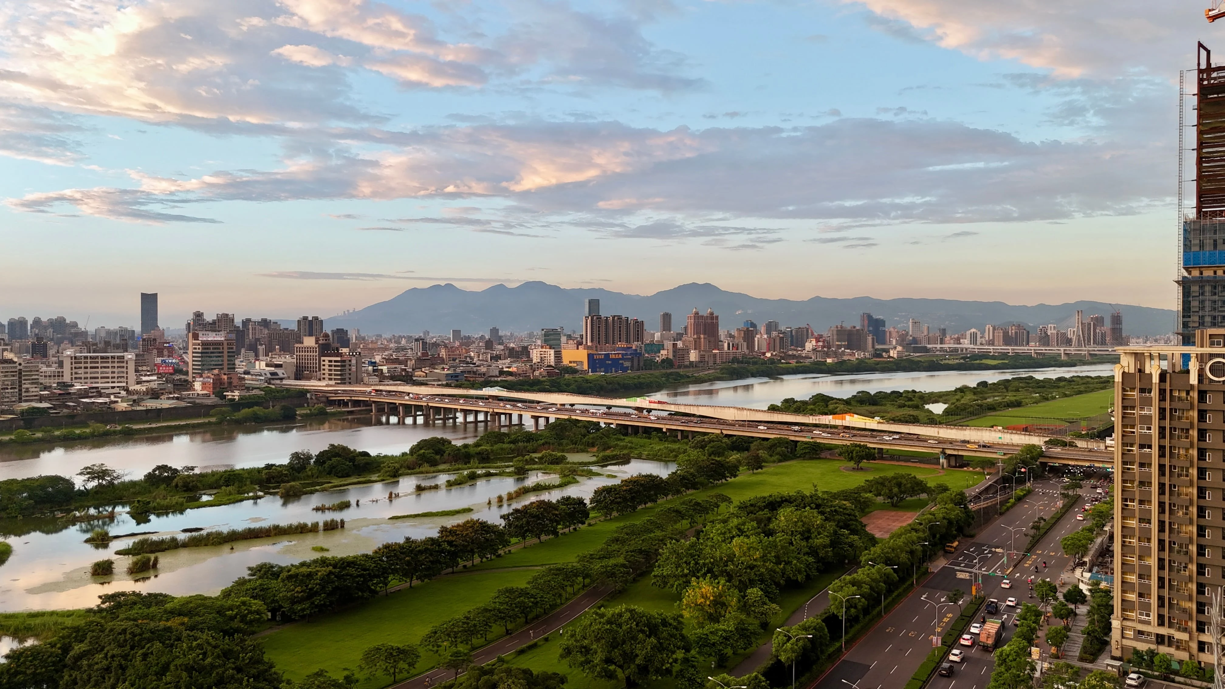 統創河景照